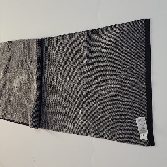 Coach Horse and Carriage 100% Wool Scarf - Picture 6 of 12